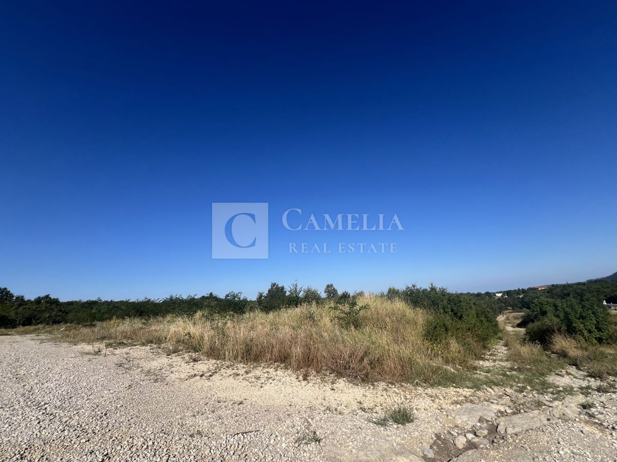 Zemljišče Ročko Polje, Buzet, 40.000m2