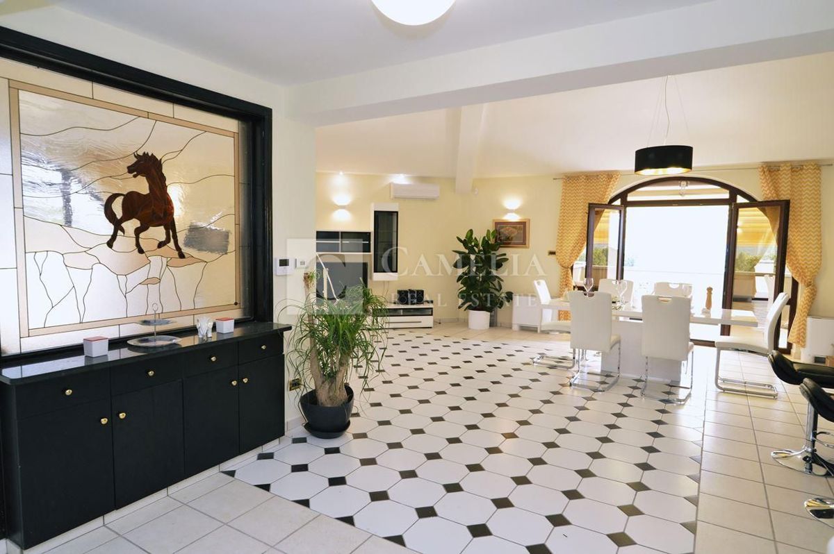 Hiša Jurdani, Matulji, 700m2