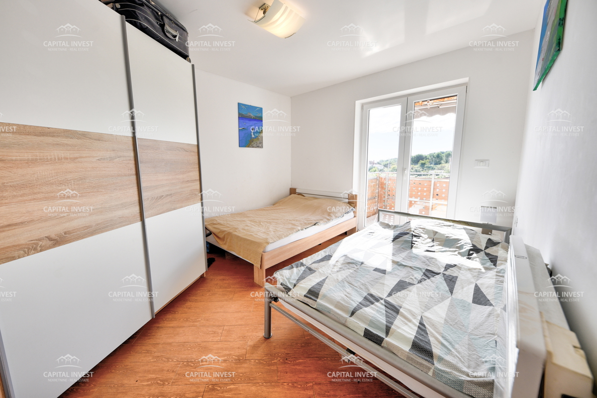 Stanovanje v prvem nadstropju z balkonom, Ližnjan, Istra