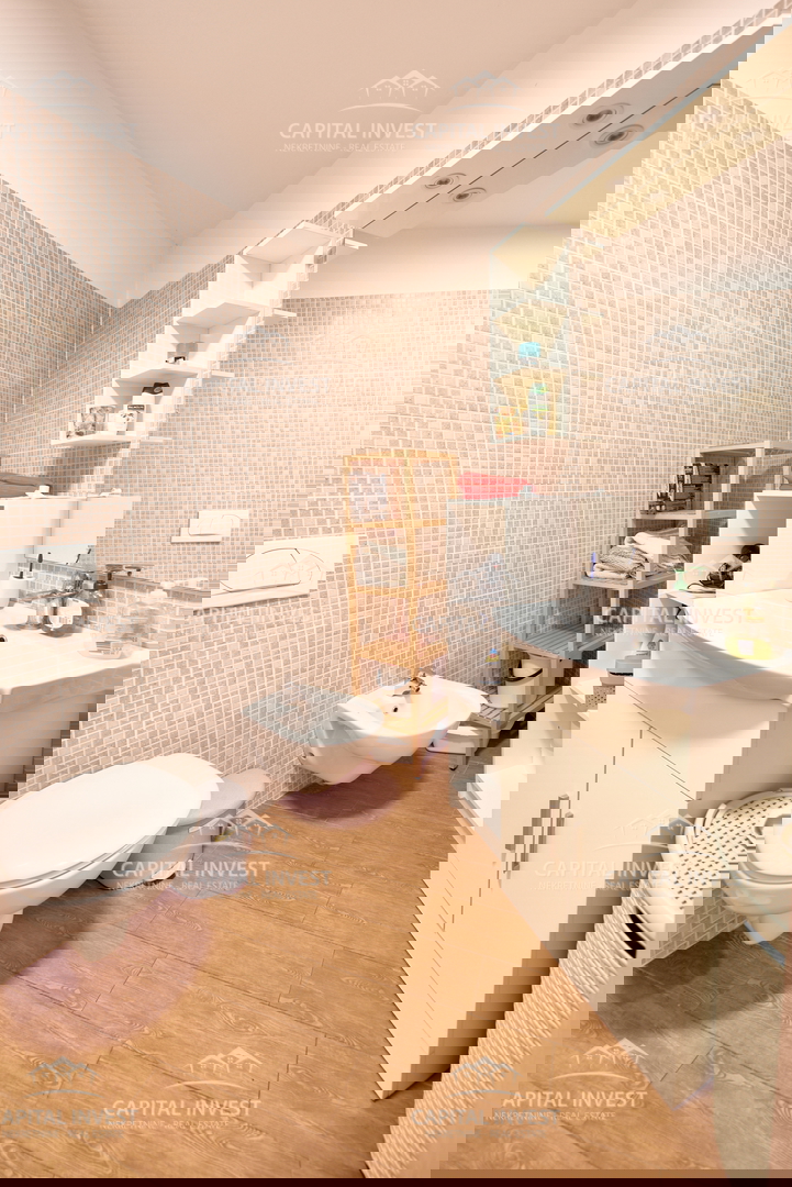 Stanovanje v prvem nadstropju z balkonom, Ližnjan, Istra