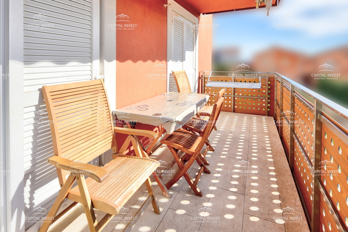 Stanovanje v prvem nadstropju z balkonom, Ližnjan, Istra