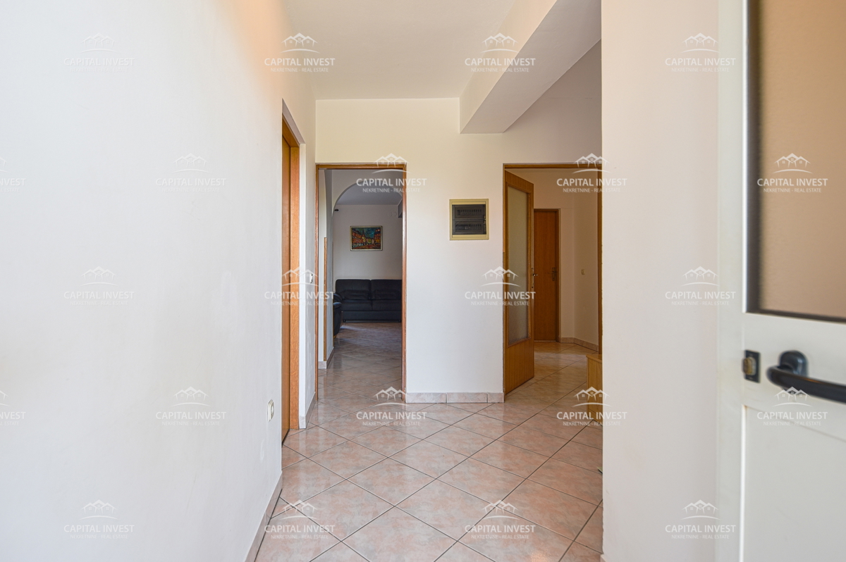 Trosobno stanovanje, garaža, Pula, Istra