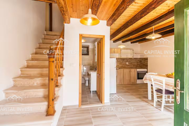 Hiša z vrtom, Marčana, Istra