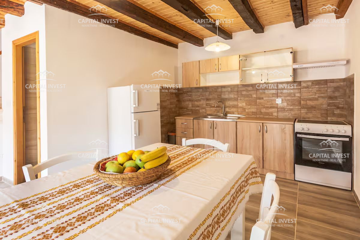 Hiša z vrtom, Marčana, Istra