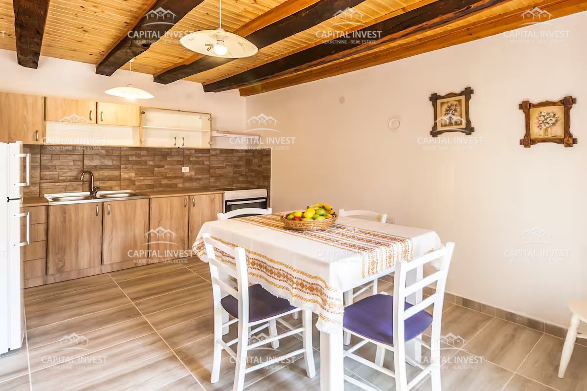 Hiša z vrtom, Marčana, Istra