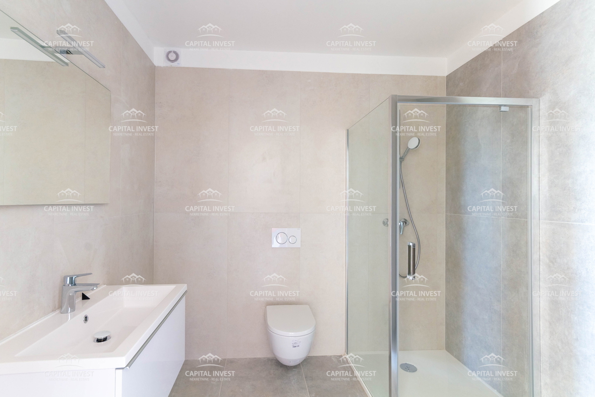 Štirisobno stanovanje, dva balkona, Pula, Valdebek