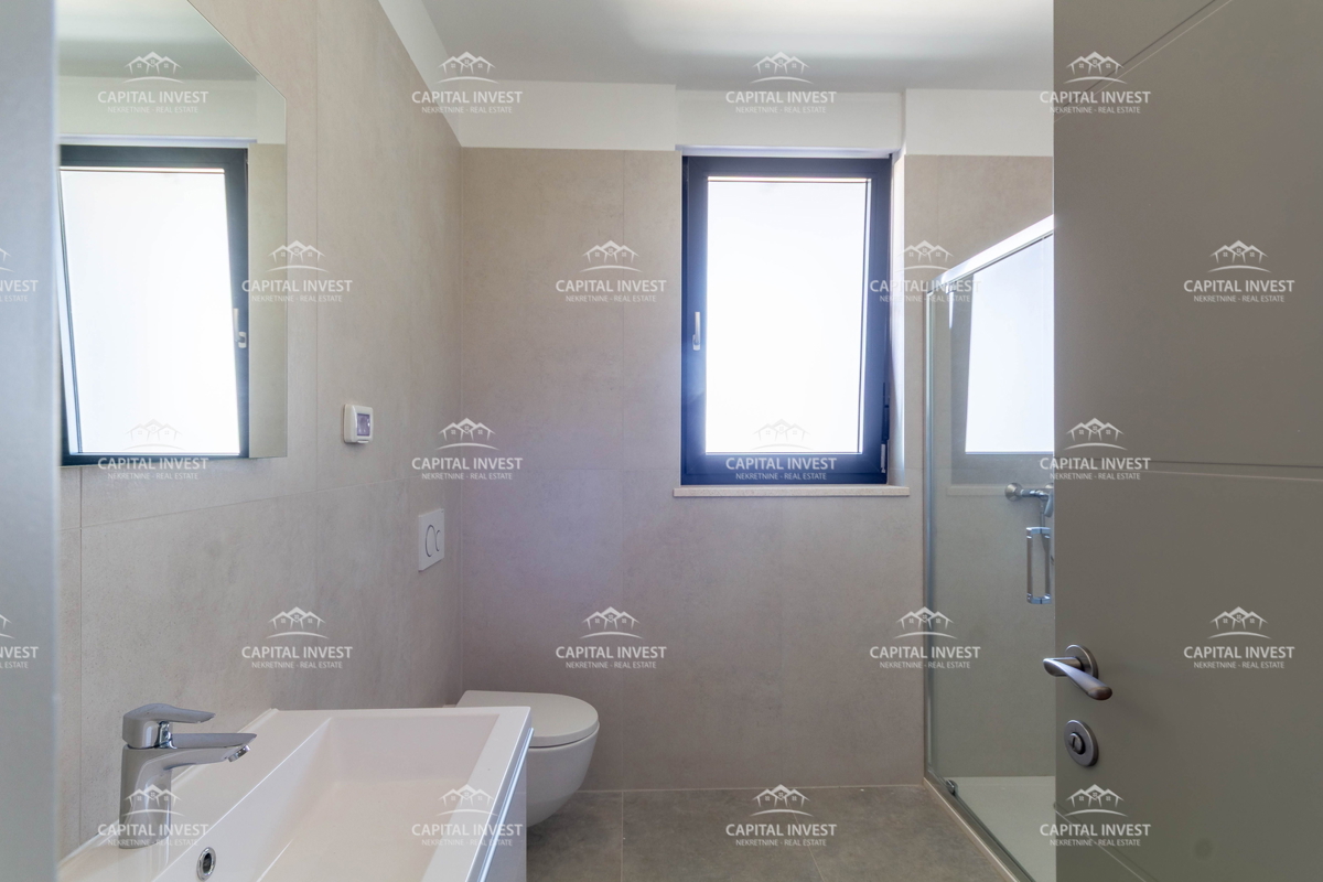 Štirisobno stanovanje, dva balkona, Pula, Valdebek