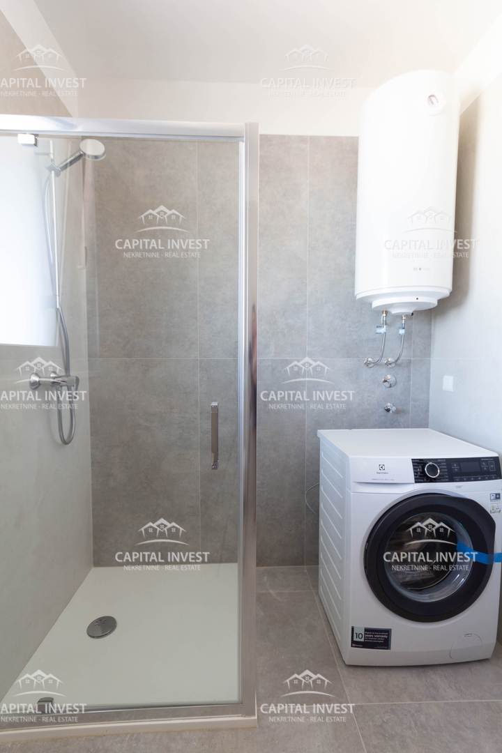 Štirisobno stanovanje, dva balkona, Pula, Valdebek