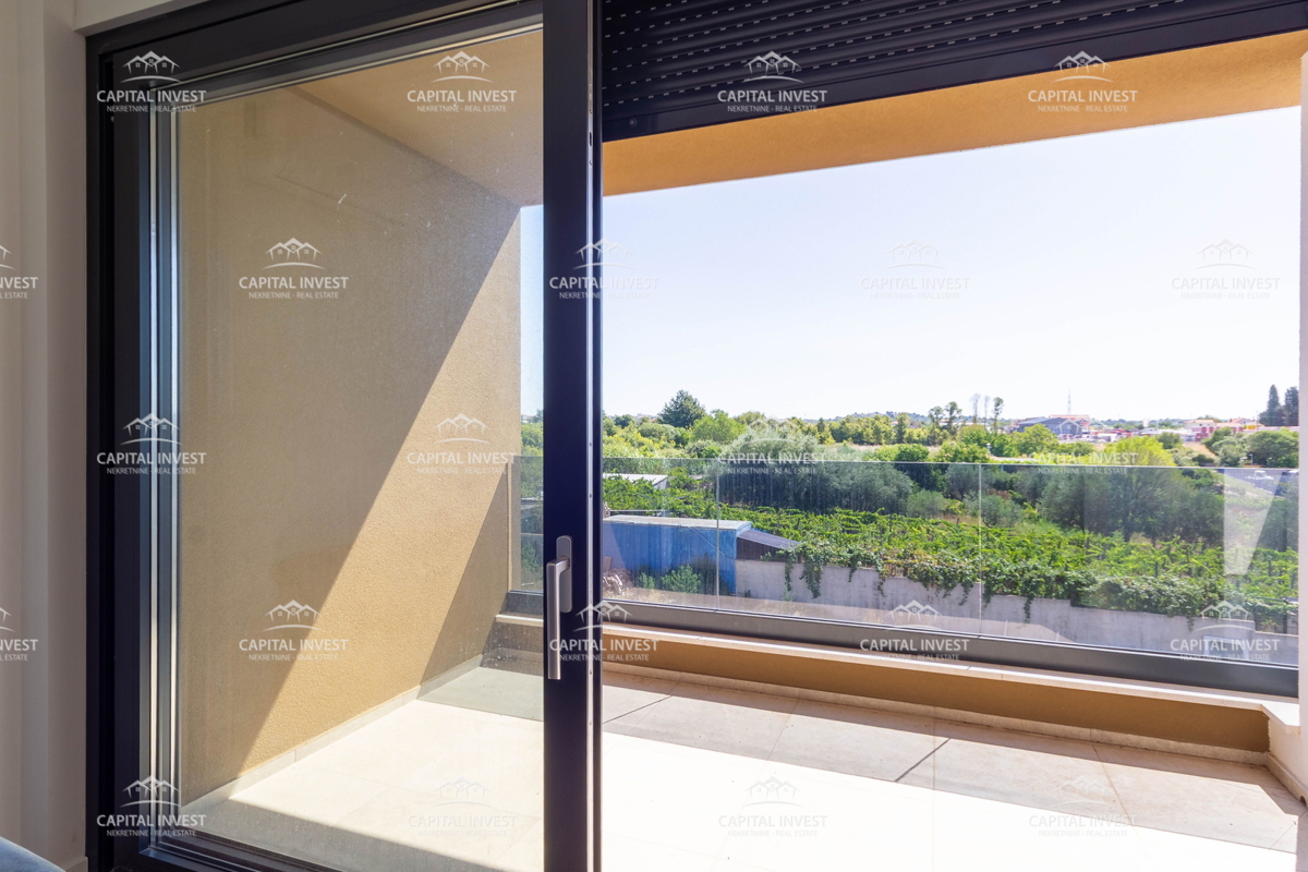 Štirisobno stanovanje, dva balkona, Pula, Valdebek