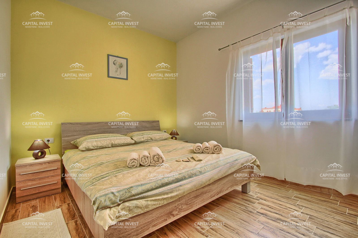 Vila s prostornim vrtom in bazenom Svetvinčenat, Istra