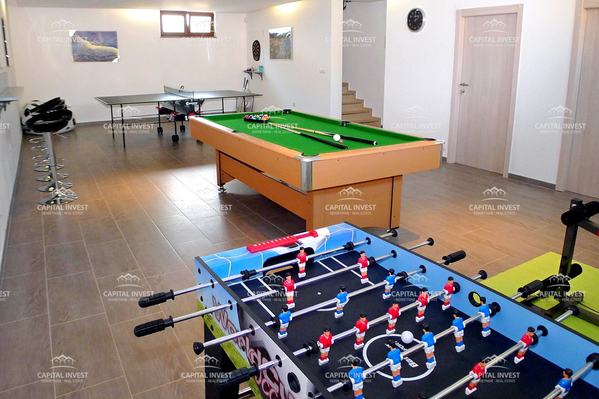 Vila s prostornim vrtom in bazenom Svetvinčenat, Istra