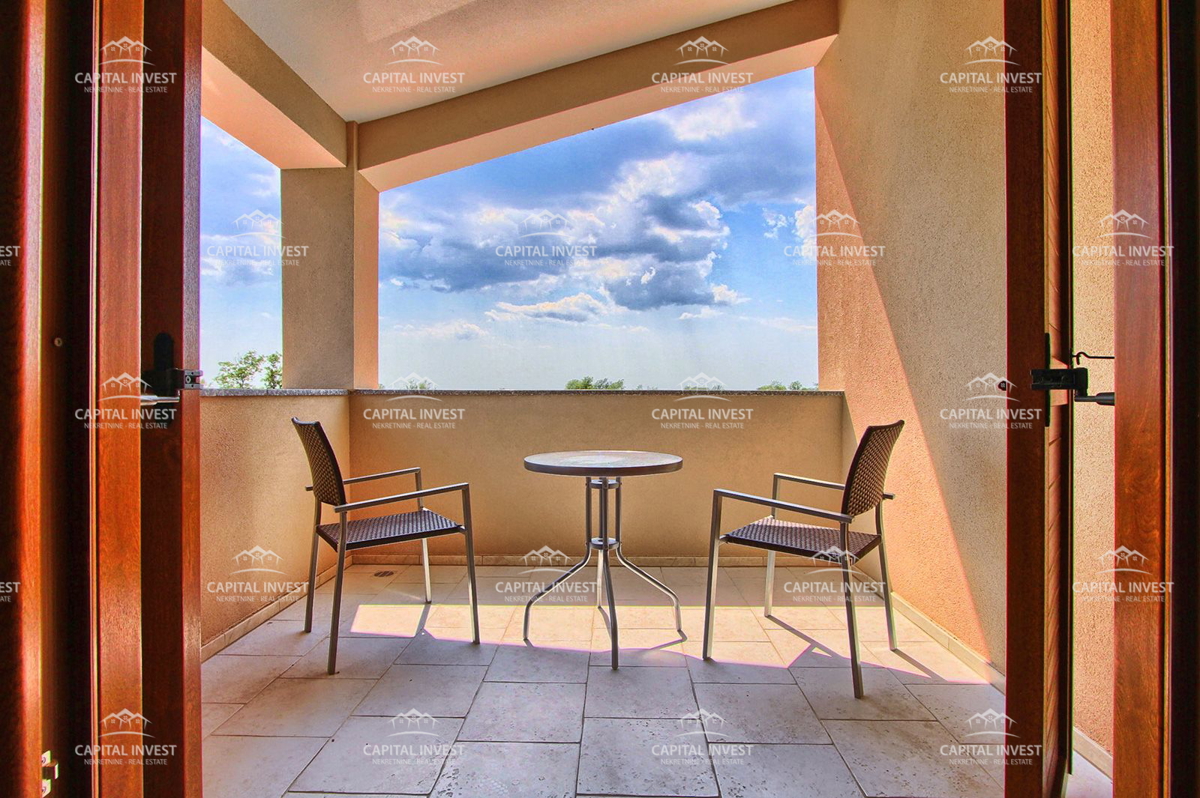 Vila s prostornim vrtom in bazenom Svetvinčenat, Istra