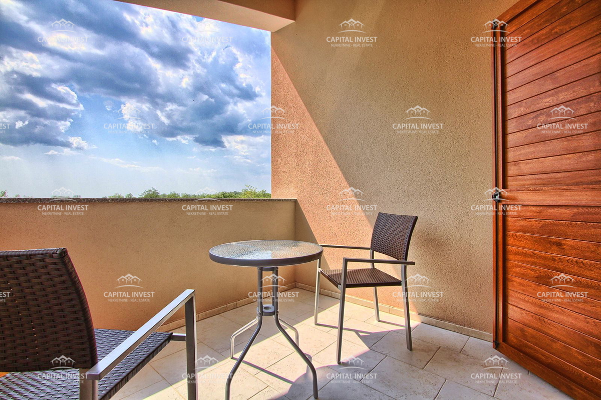 Vila s prostornim vrtom in bazenom Svetvinčenat, Istra