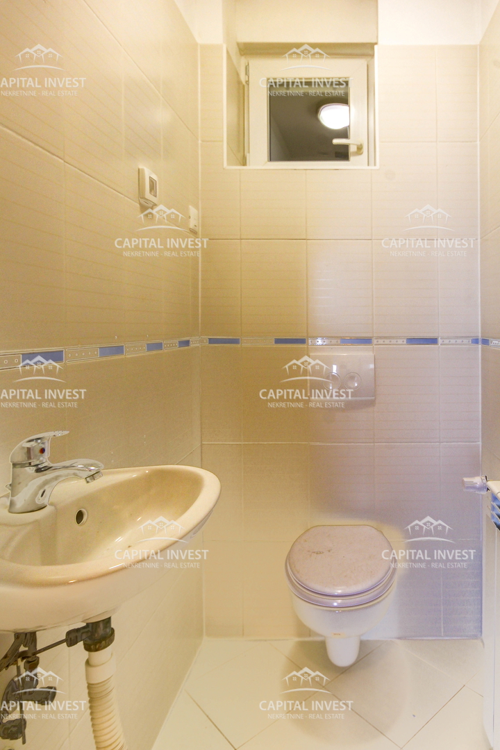 Stanovanje, trisobno, balkon, center, Pula, Istra