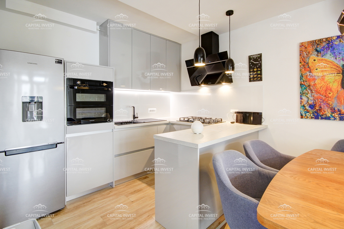 Stanovanje, trisobno, obnovljeno, parkirišče, Pula, Istra