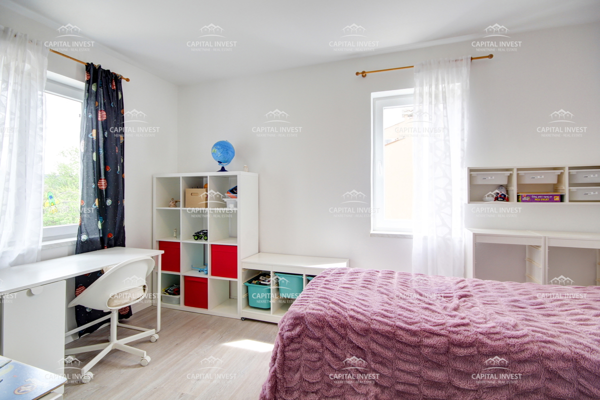 Stanovanje, trisobno, obnovljeno, parkirišče, Pula, Istra