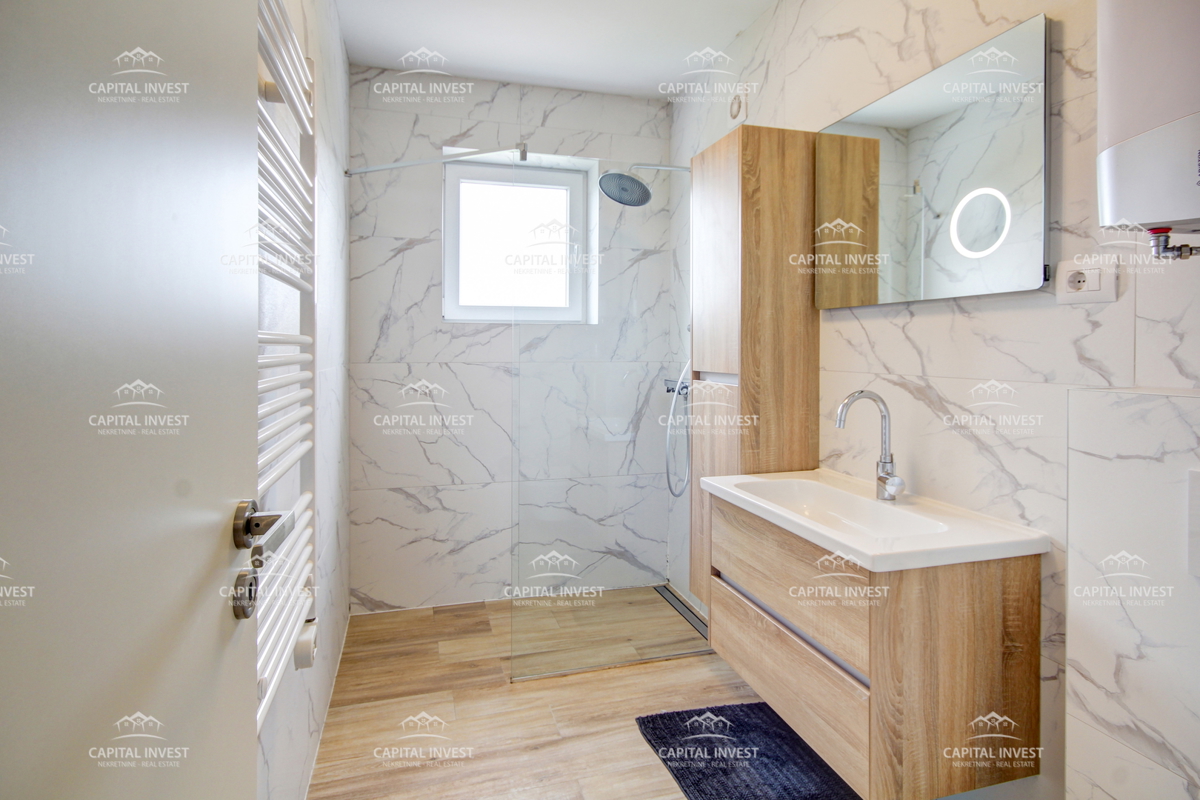 Stanovanje, trisobno, obnovljeno, parkirišče, Pula, Istra