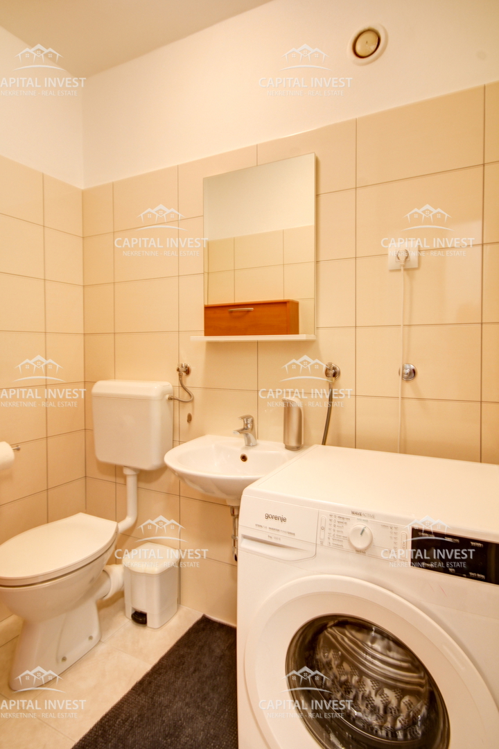 Stanovanje, trisobno, obnovljeno, parkirišče, Pula, Istra