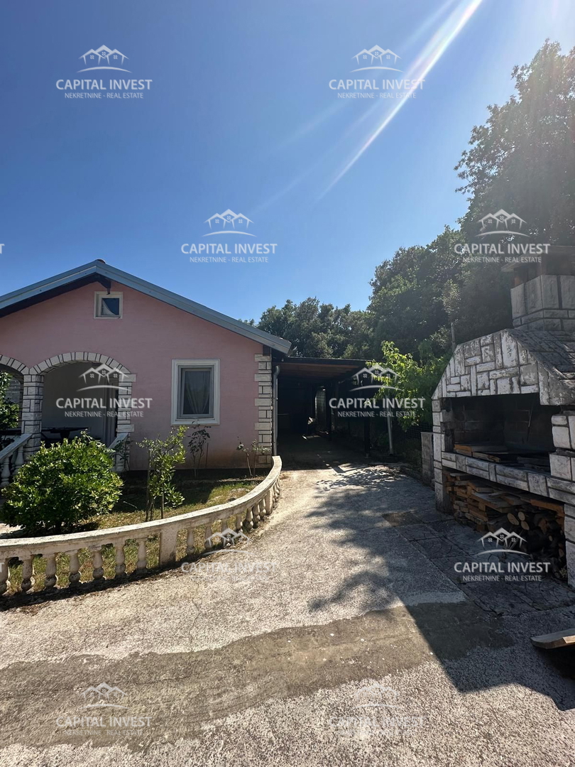 Trosobna vikendica, Marčana, Kavran  
Tri-sobna vikend hiša, Marčana, Kavran