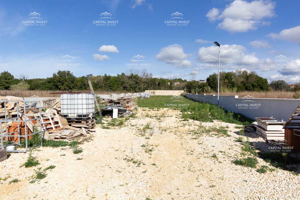 Kmetijsko zemljišče, ograjeno, Pula, Istra