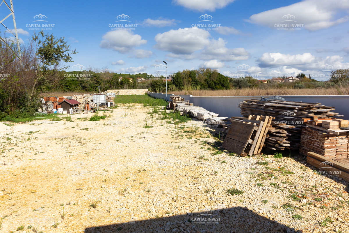 Kmetijsko zemljišče, ograjeno, Pula, Istra