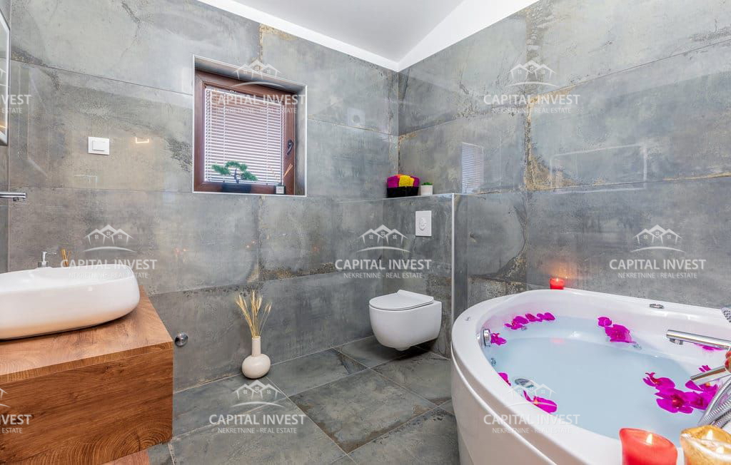 Hiša s bazenom, Ližnjan, Istra