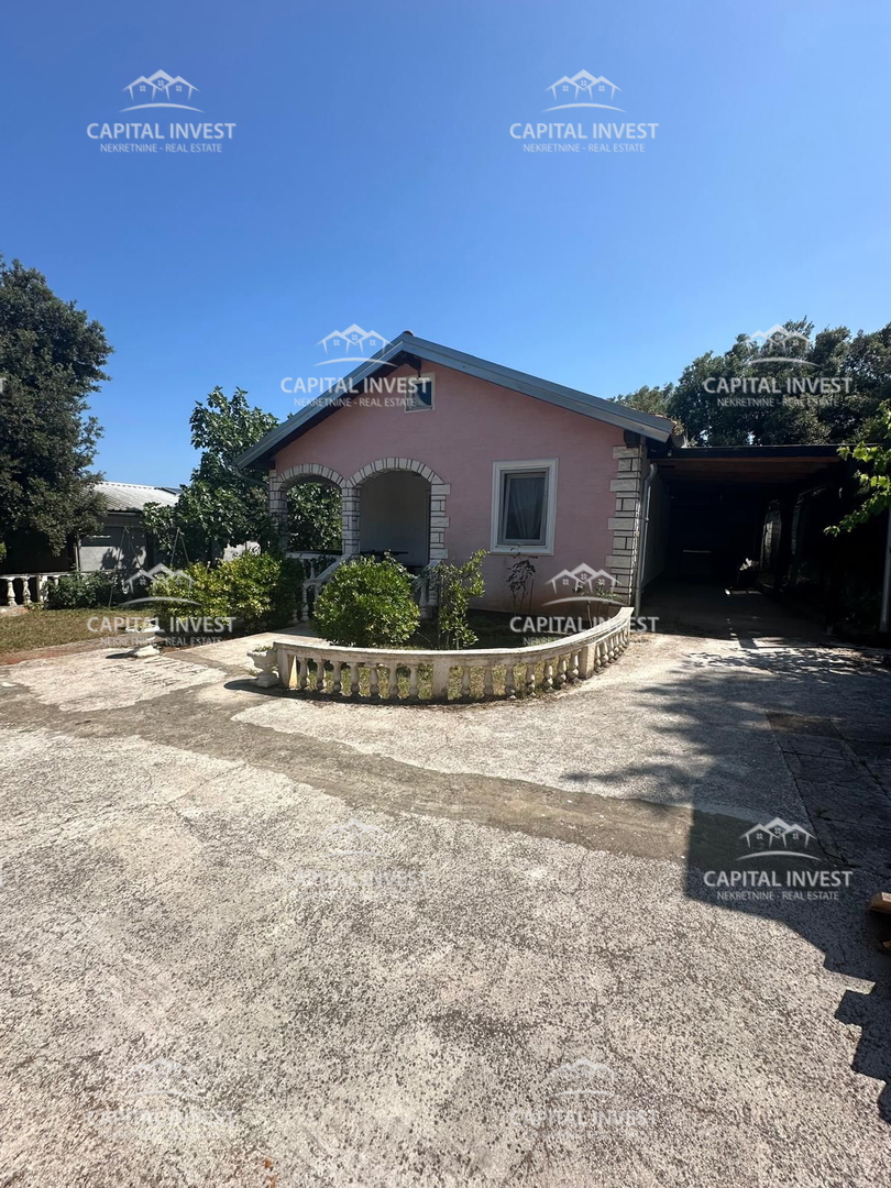 Trosobna vikendica, Marčana, Kavran  
Tri-sobna vikend hiša, Marčana, Kavran