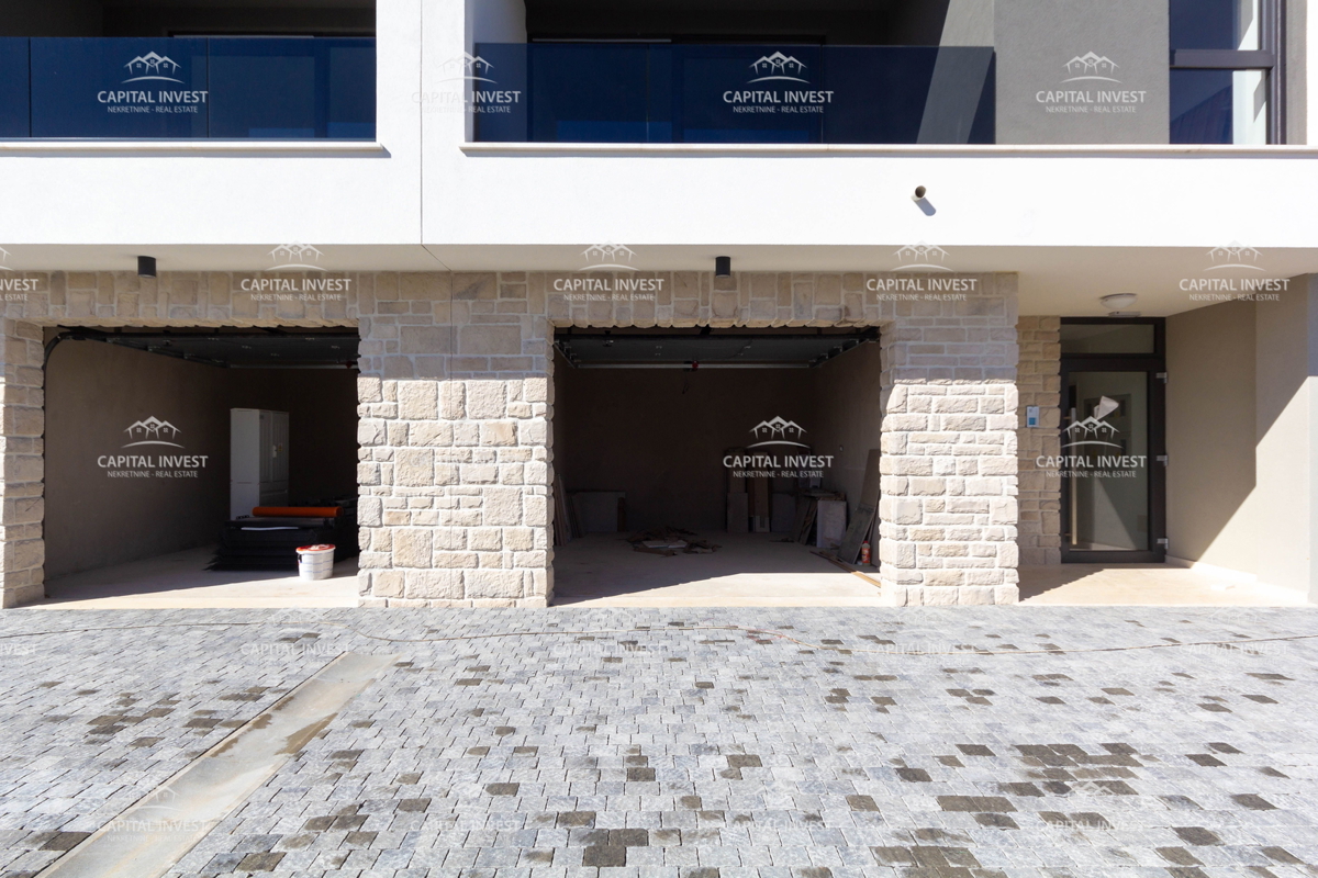 Trosobno stanovanje, dva balkona, novogradnja, Pula, Istra