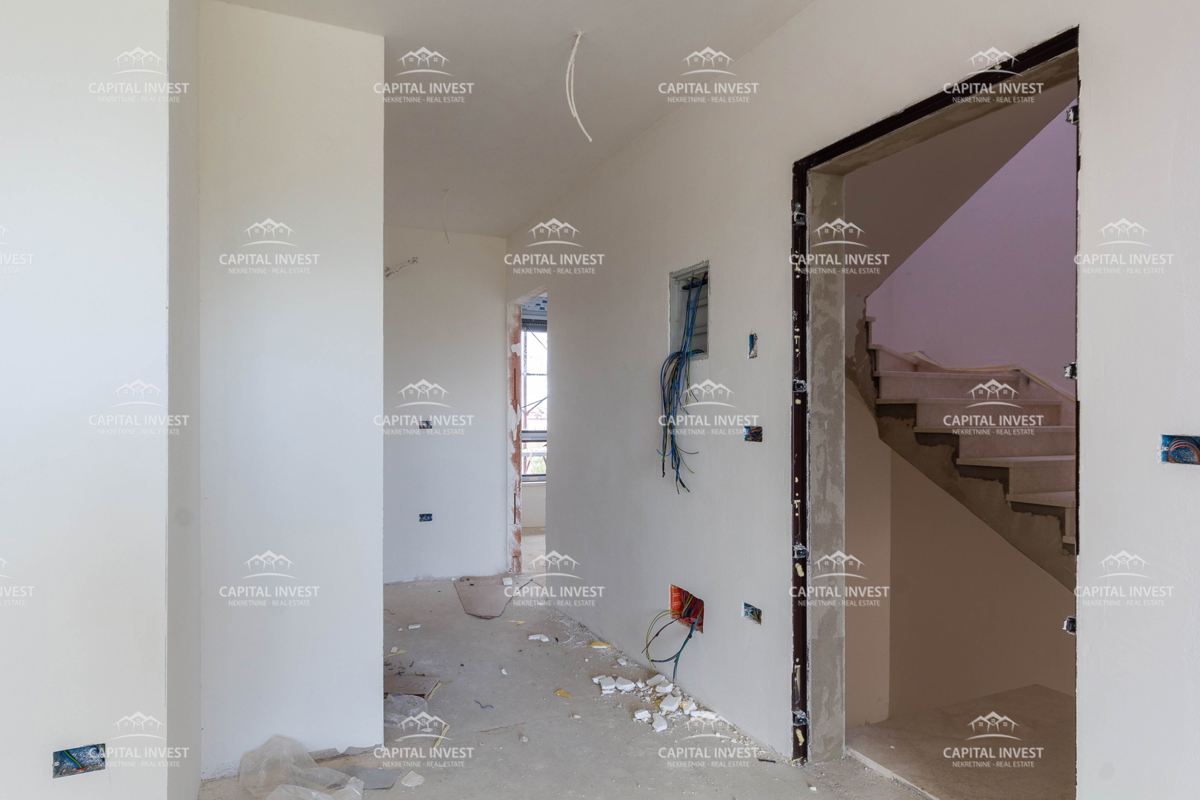 Trosobno stanovanje, dva balkona, novogradnja, Pula, Istra