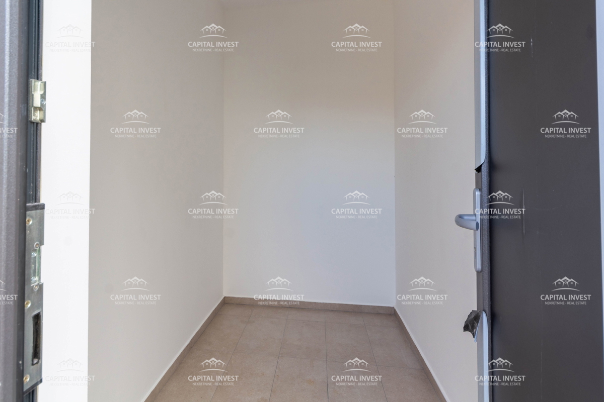 Trosobno stanovanje, dva balkona, novogradnja, Pula, Istra