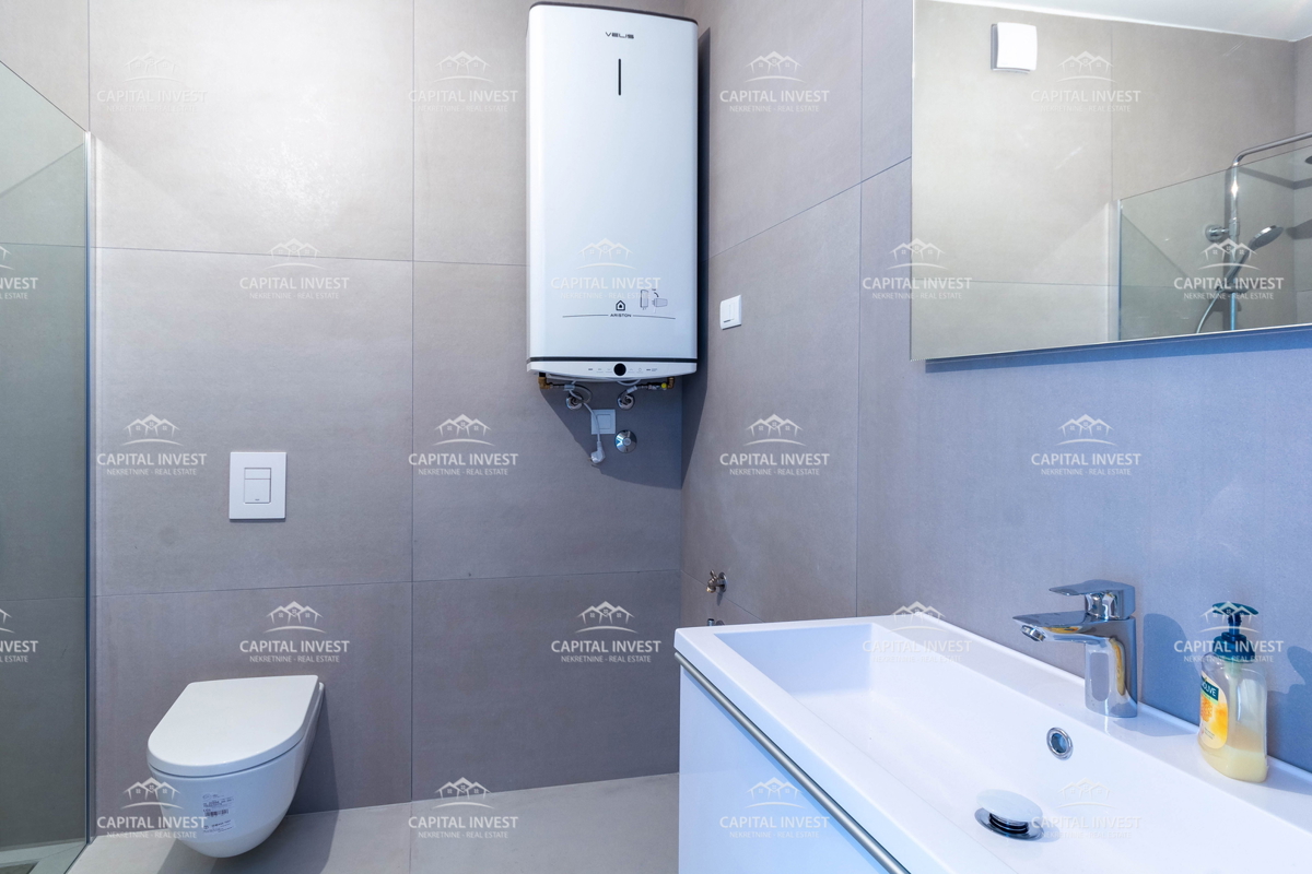 Trosobno stanovanje, dva balkona, novogradnja, Pula, Istra