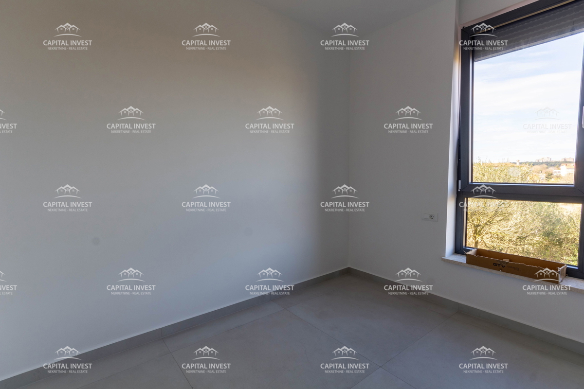 Trosobno stanovanje, dva balkona, novogradnja, Pula, Istra