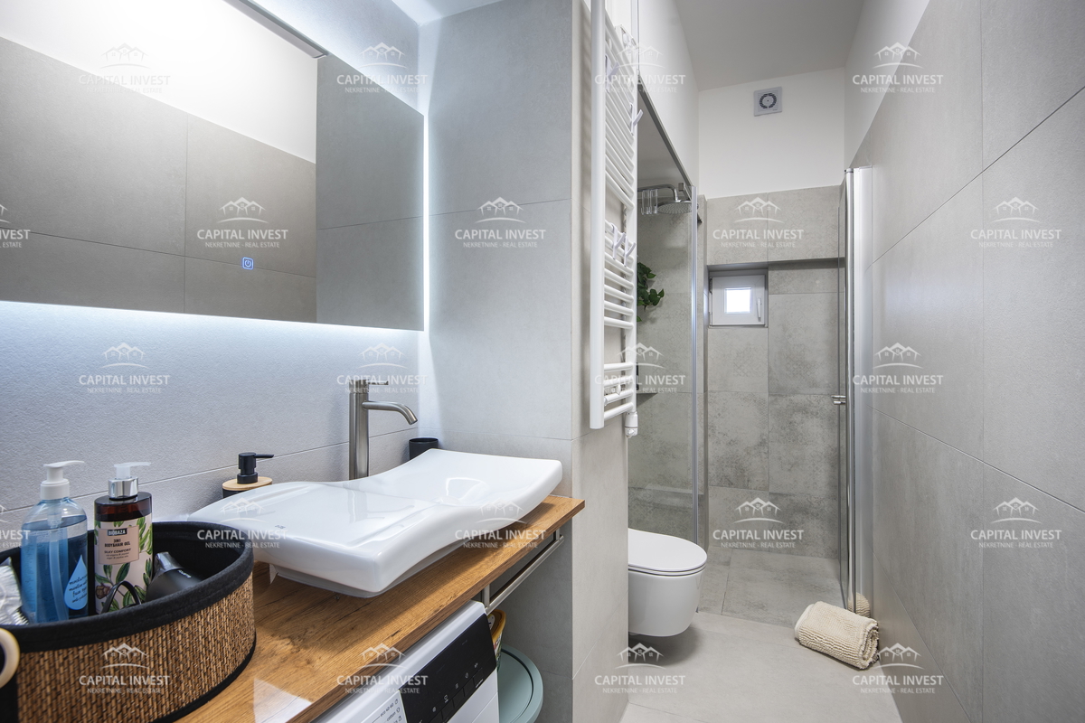 Stanovanje, trisobno, Center, Pula, Istra