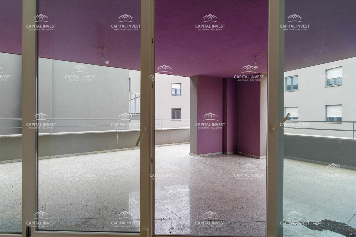 Stanovanje, štirisobno, balkon, Center, Pula, Istra