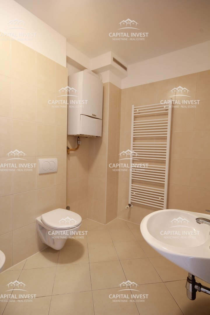 Stanovanje, štirisobno, balkon, Center, Pula, Istra