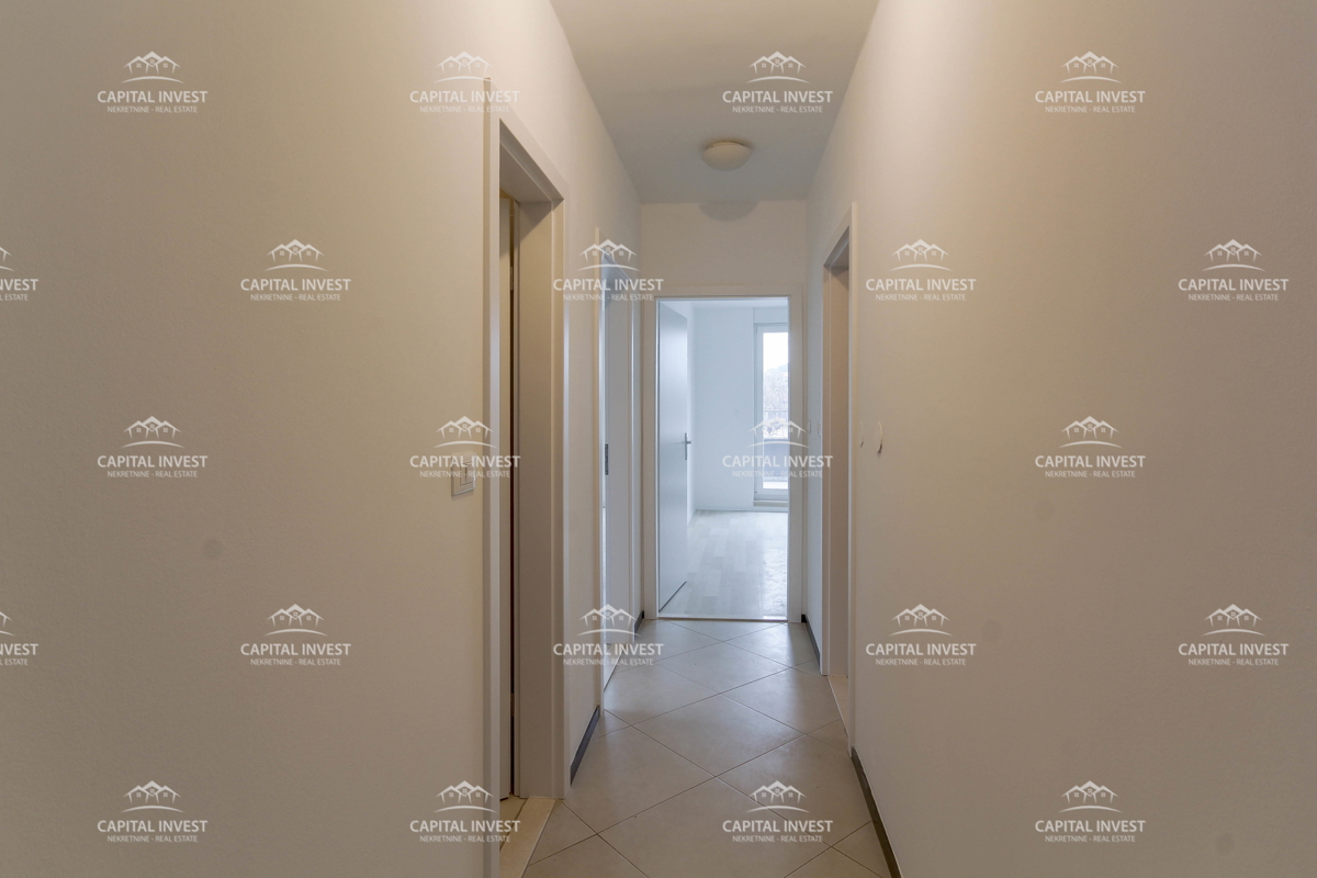 Stanovanje, štirisobno, balkon, Center, Pula, Istra