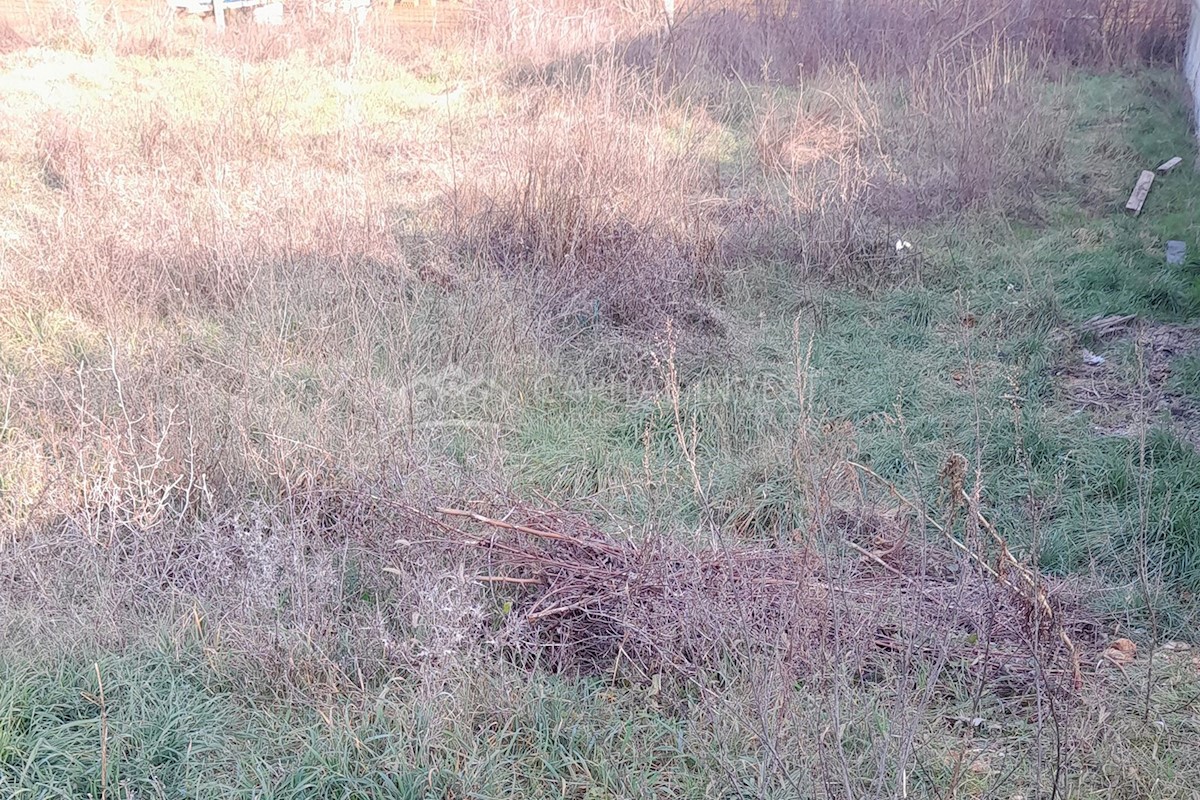 Zazidljivo zemljišče v Loboriki, Istra