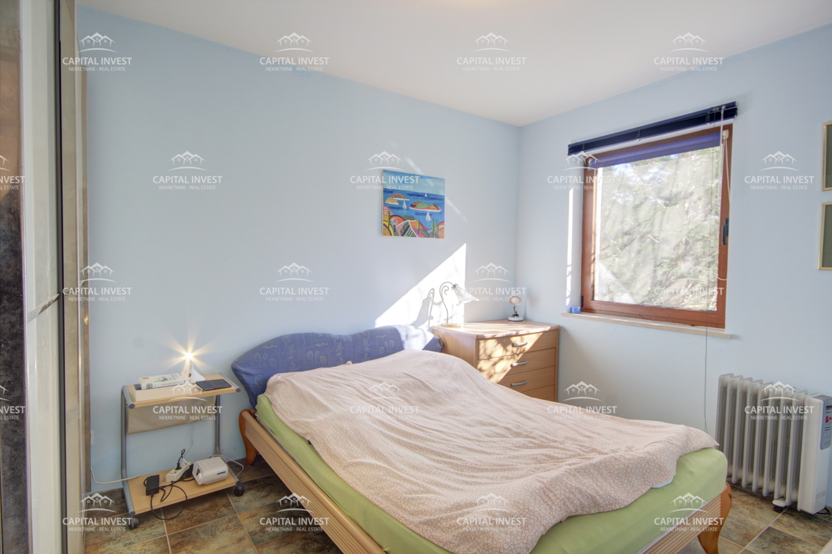 Hiša z veliko zemljiščem blizu morja, Medulin, Istra