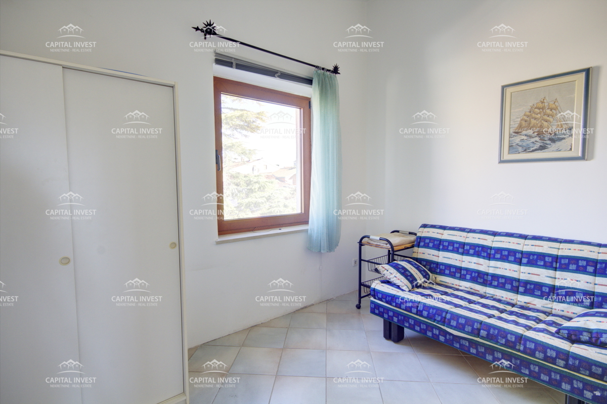 Hiša z veliko zemljiščem blizu morja, Medulin, Istra