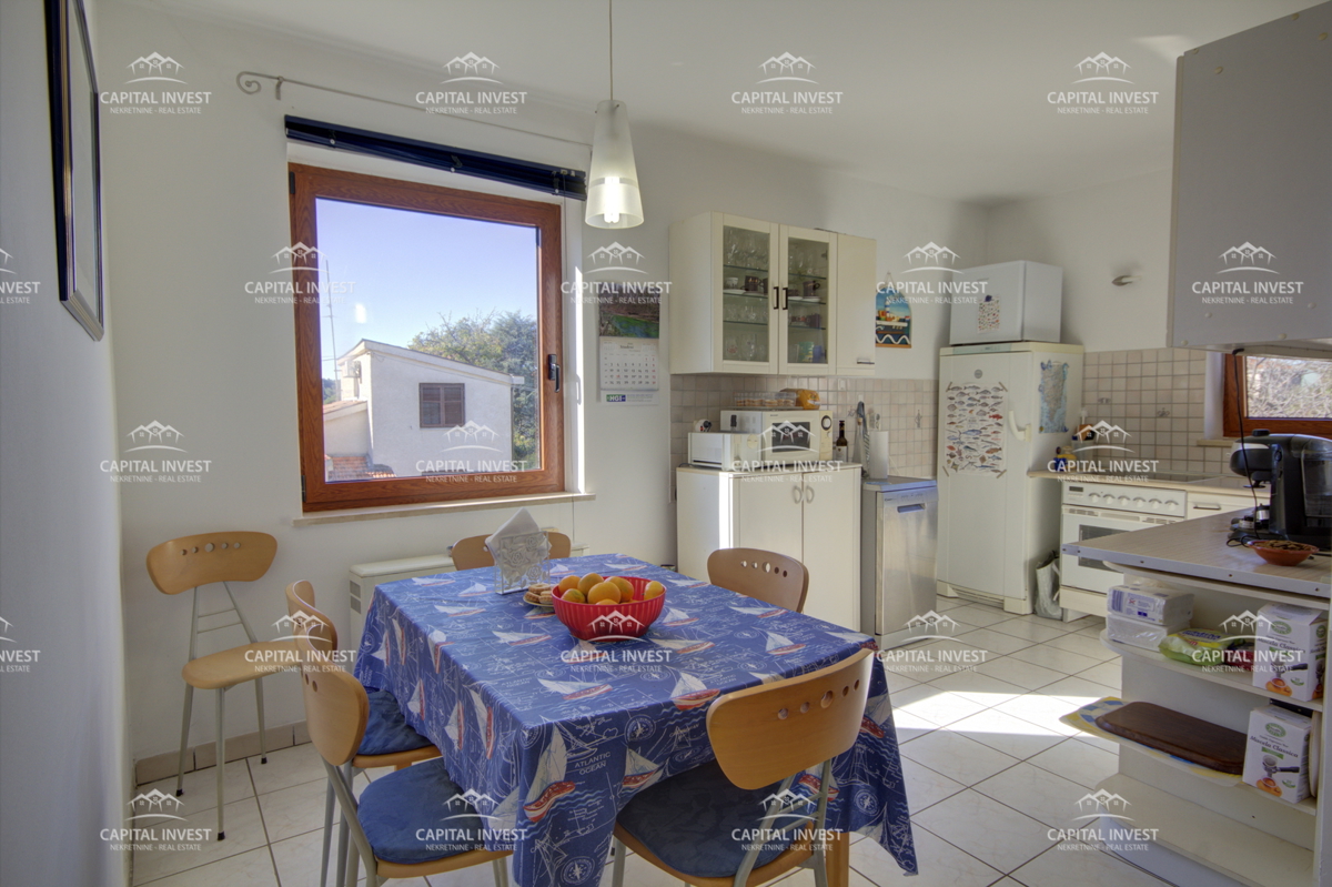 Hiša z veliko zemljiščem blizu morja, Medulin, Istra