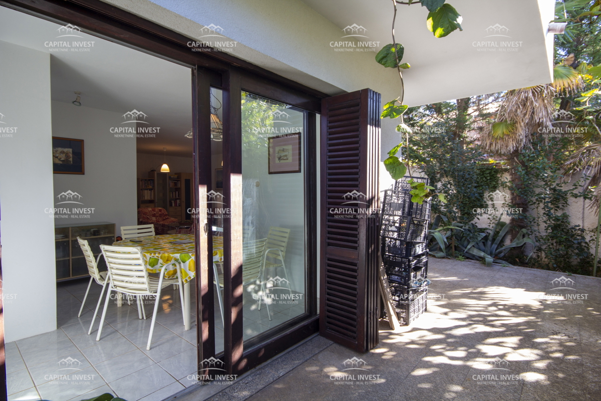 Hiša z veliko zemljiščem blizu morja, Medulin, Istra