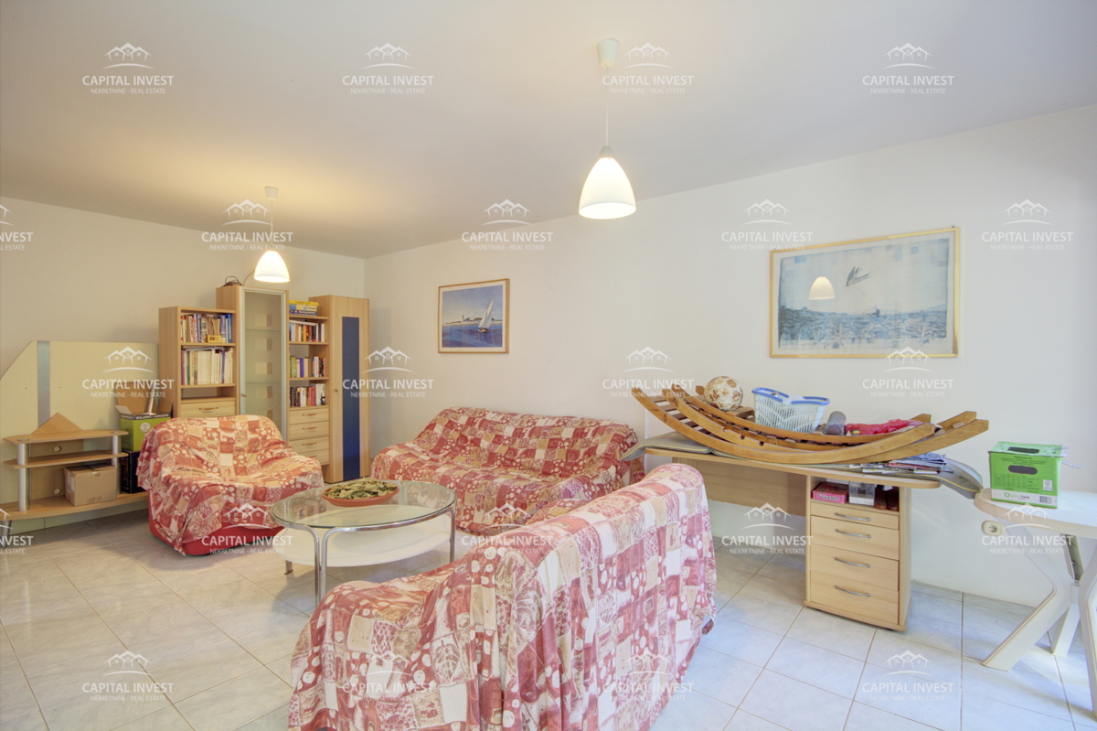 Hiša z veliko zemljiščem blizu morja, Medulin, Istra