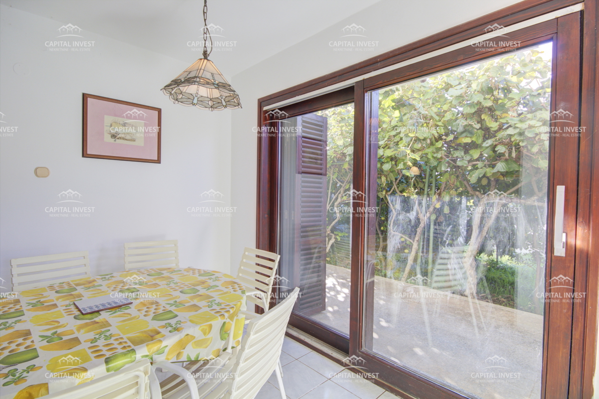 Hiša z veliko zemljiščem blizu morja, Medulin, Istra