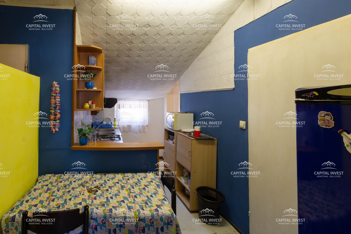 Štirisobno stanovanje, ločen apartma, Pula, Center