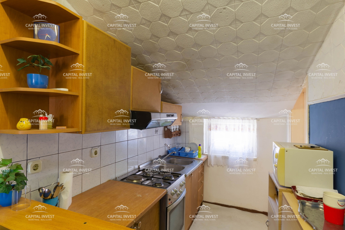 Štirisobno stanovanje, ločen apartma, Pula, Center