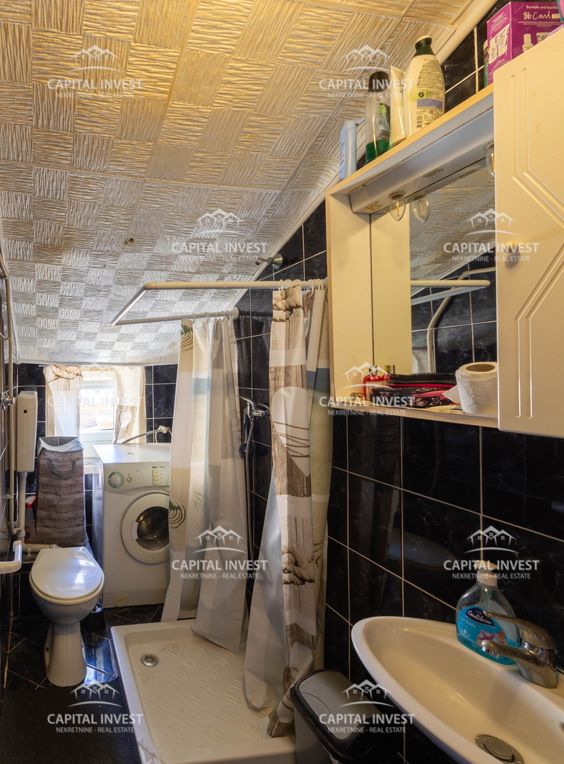 Štirisobno stanovanje, ločen apartma, Pula, Center