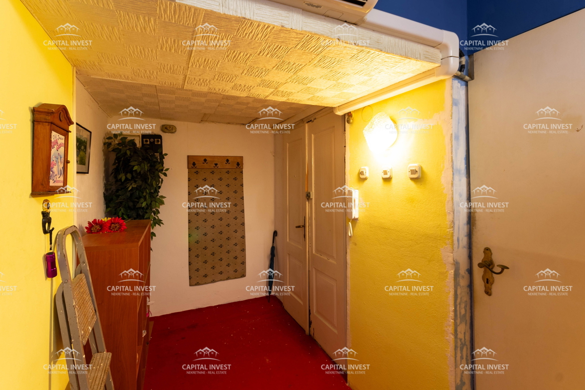 Štirisobno stanovanje, ločen apartma, Pula, Center