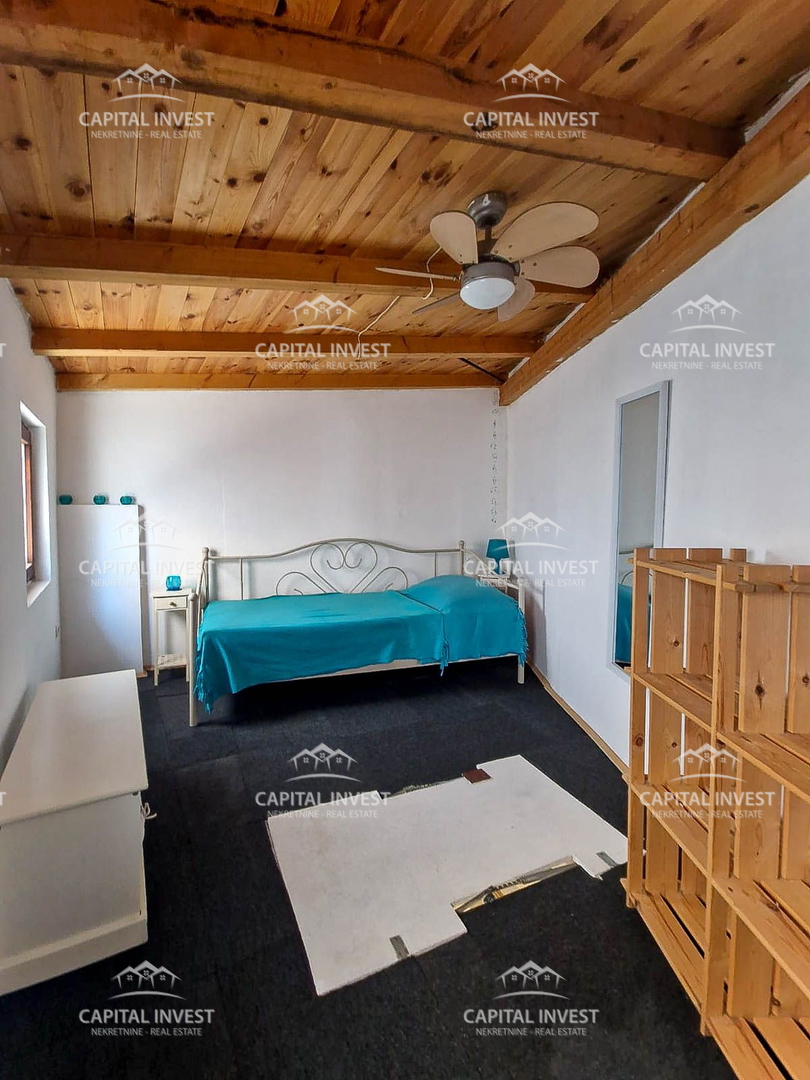 Štirisobno stanovanje, ločen apartma, Pula, Center