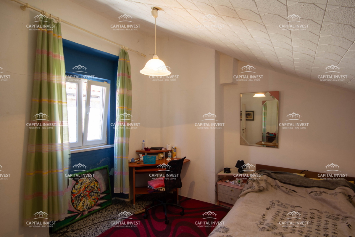 Štirisobno stanovanje, ločen apartma, Pula, Center