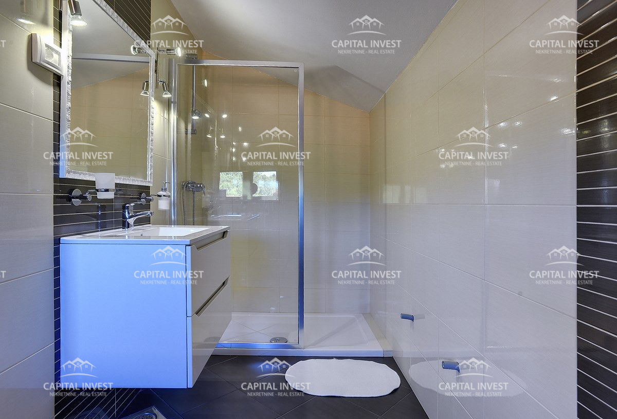 Počitniška hiša s bazenom, Rovinjsko Selo